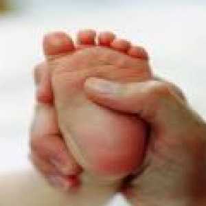 Masaža s ravnim stopalima u djece