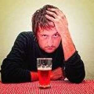 Alkohol sindrom povlačenje: uzroka, simptoma, liječenje