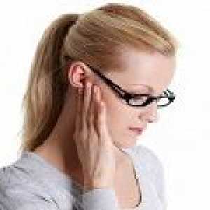 Povećani limfni čvorovi iza uha: uzroci, simptomi, liječenje